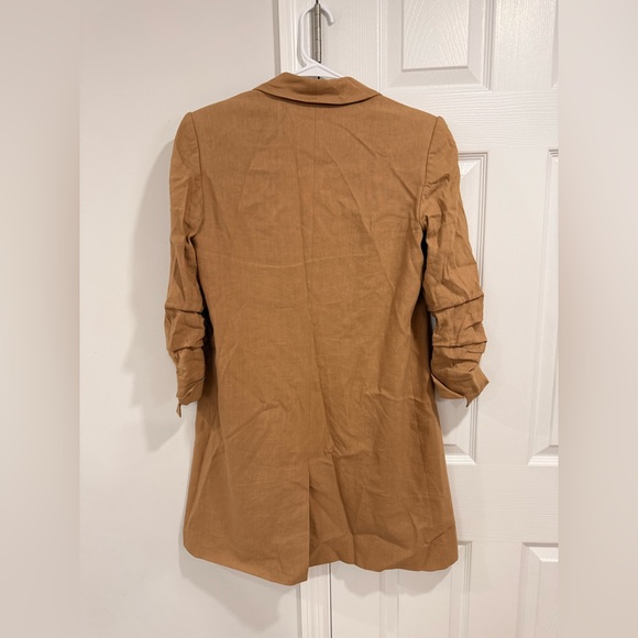 Alice + Olivia Camel Longline Blazer - Picture 3 of 4